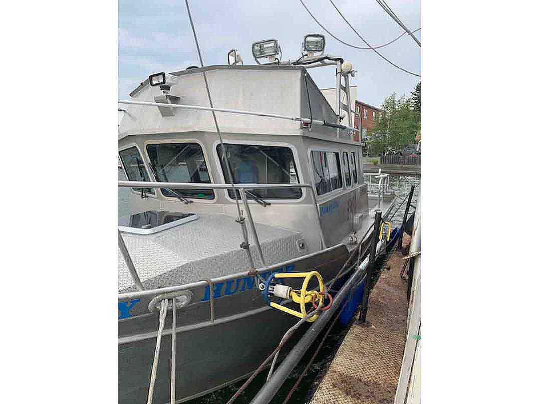 Powerline Sport Fishing Boat
