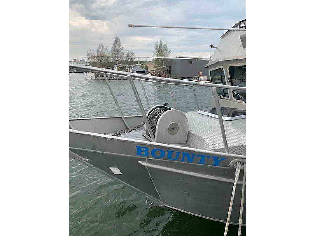 Powerline Sport Fishing Boat
