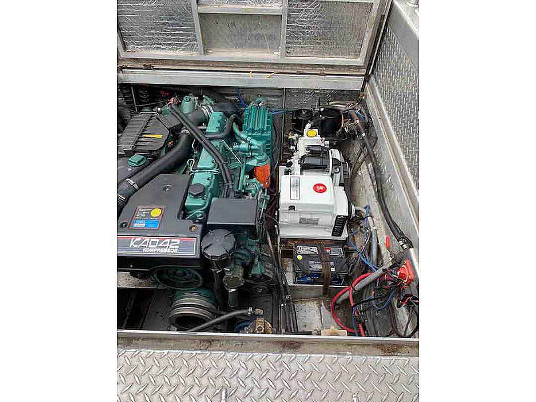 Powerline Sport Fishing Boat