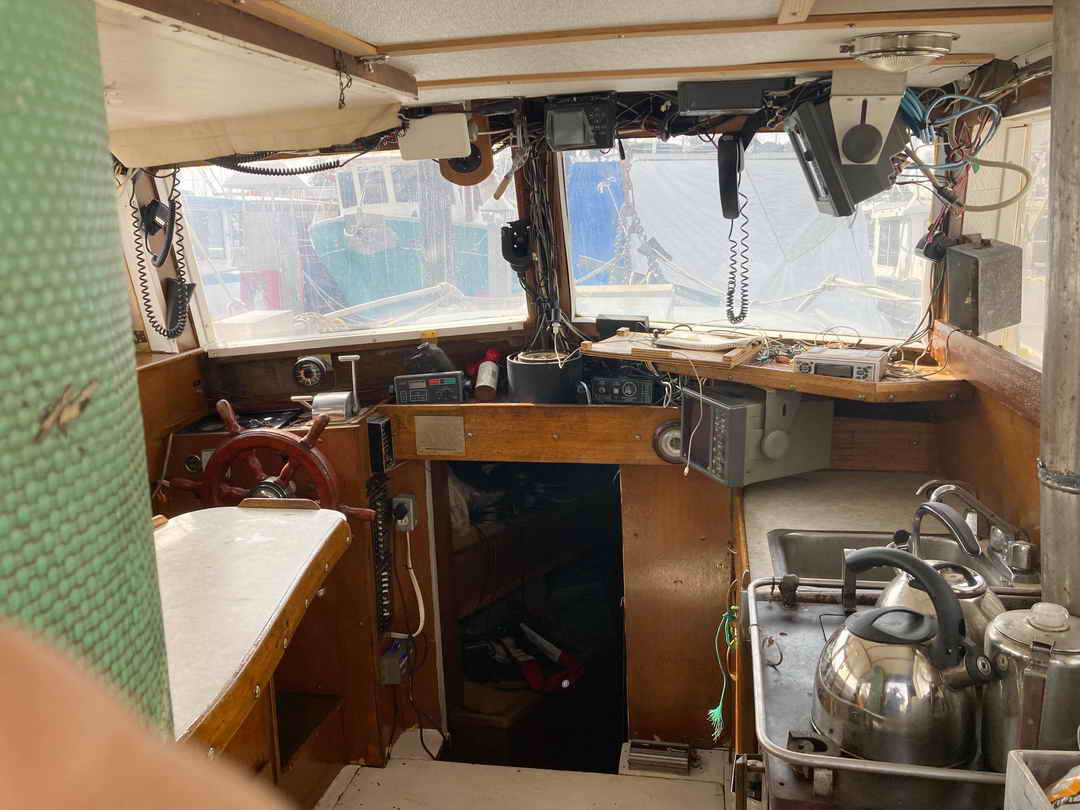 Troller Shrimp Trawler image 30
