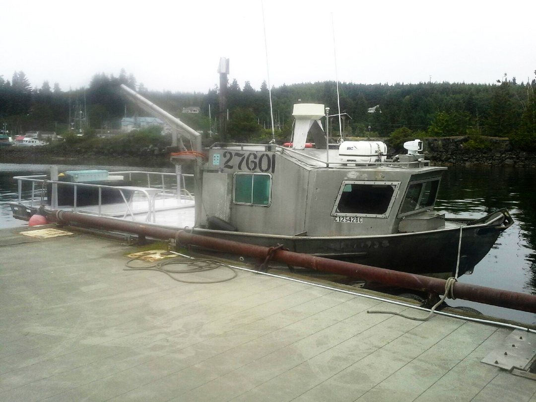 Queensboro Crab Dive Boat image 0