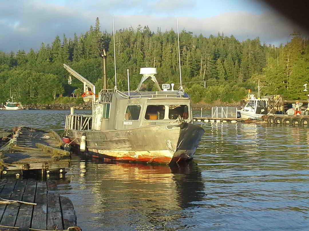 Queensboro Crab Dive Boat image 1