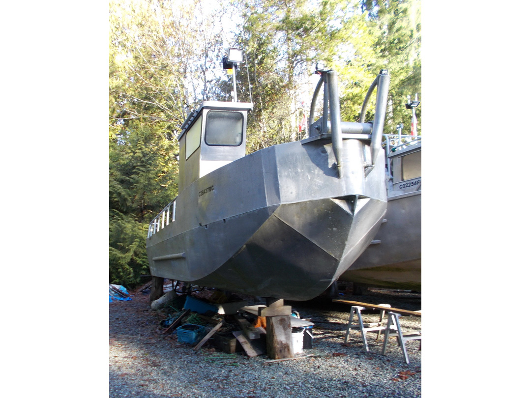 Shoreline Herring Skiff image 1