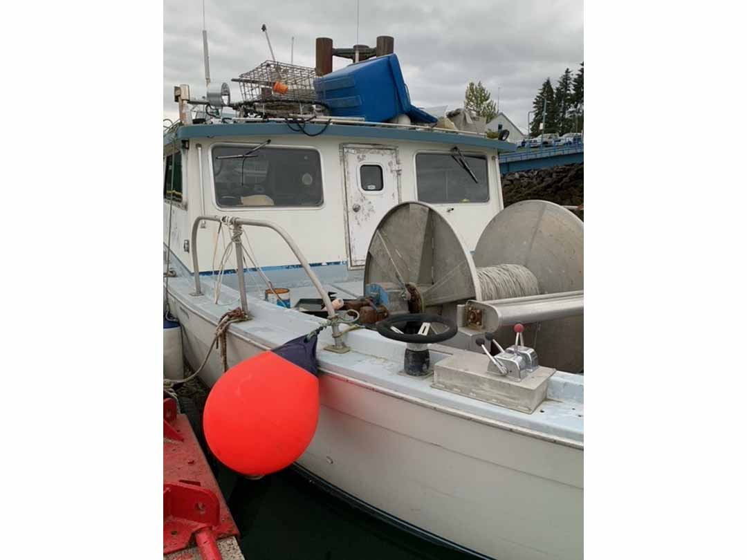 Pacific Bowpickers Gillnetter Crab Boat image 4