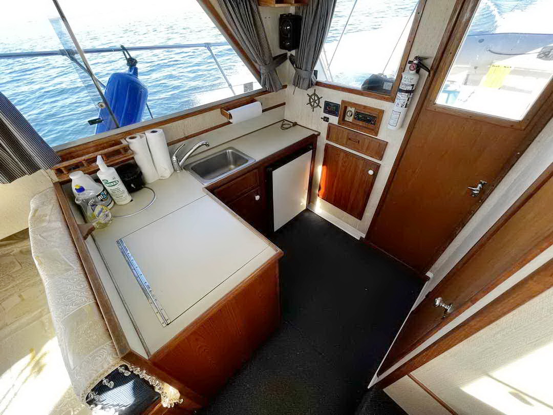 Uniflite Cruiser Commander image 6