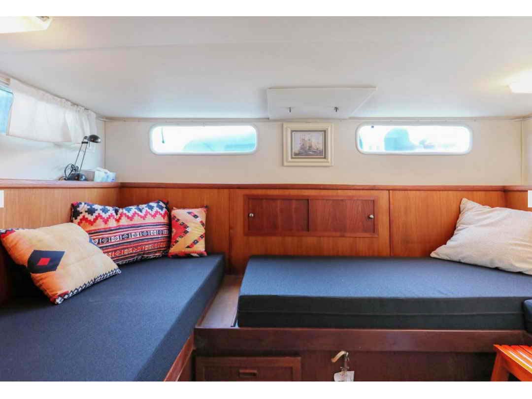 Uniflite Tri Cabin Sport Cruiser image 12
