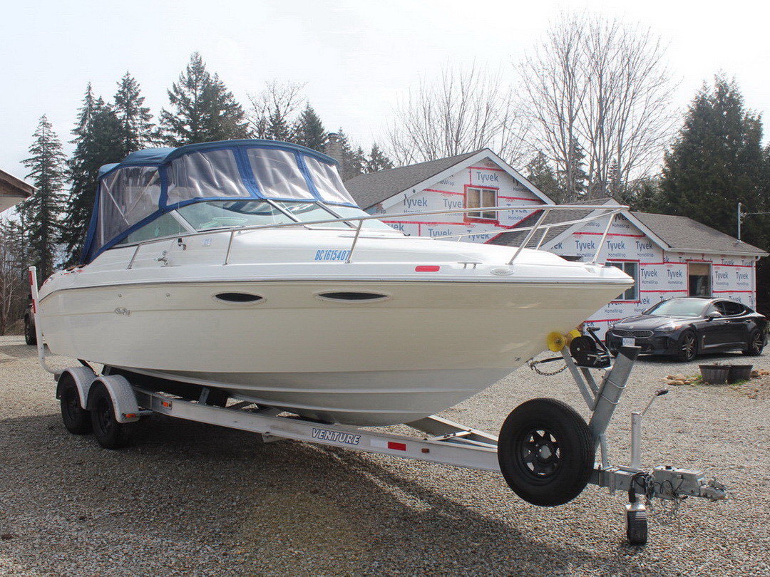 Sea Ray 240 Overnighter image 0