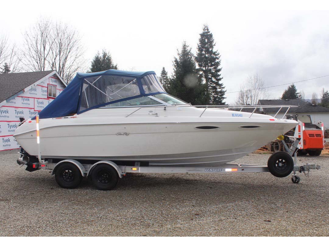 Sea Ray 240 Overnighter image 1