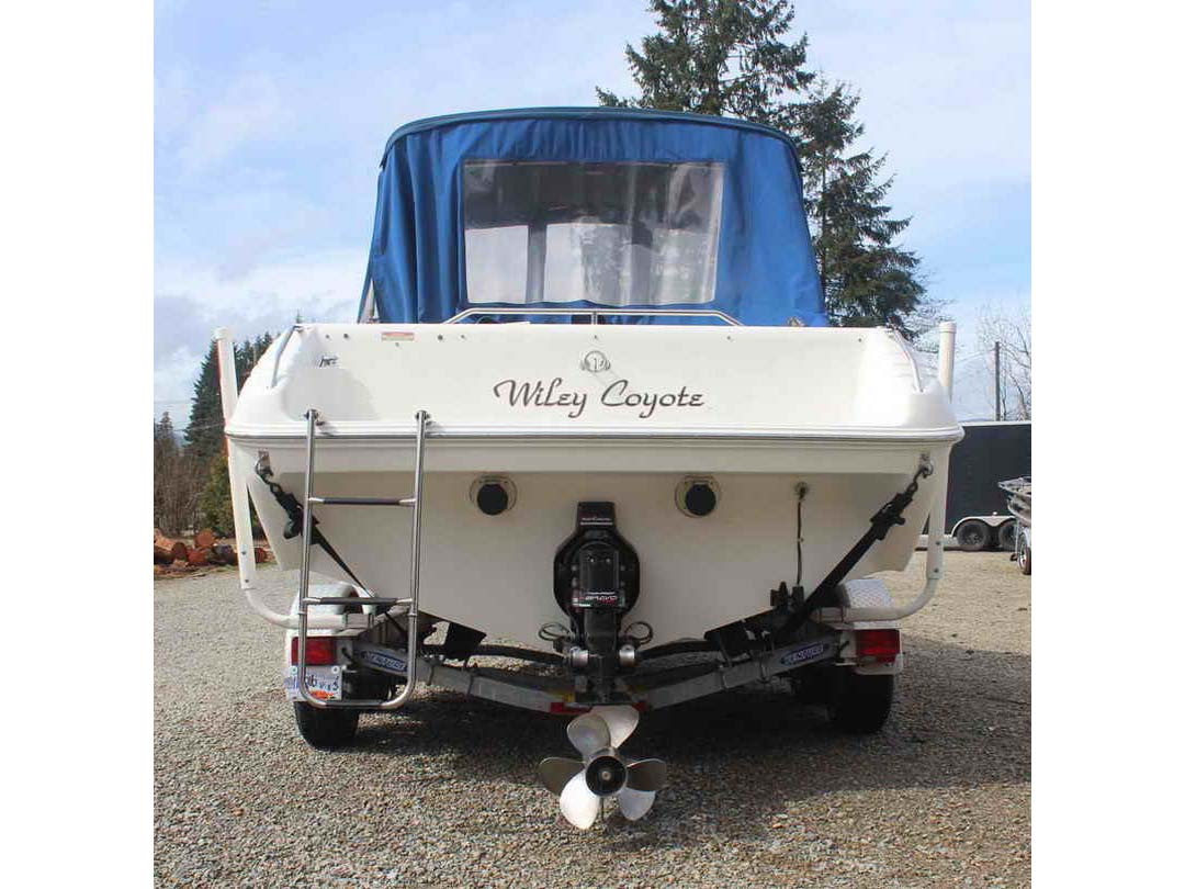 Sea Ray 240 Overnighter image 6