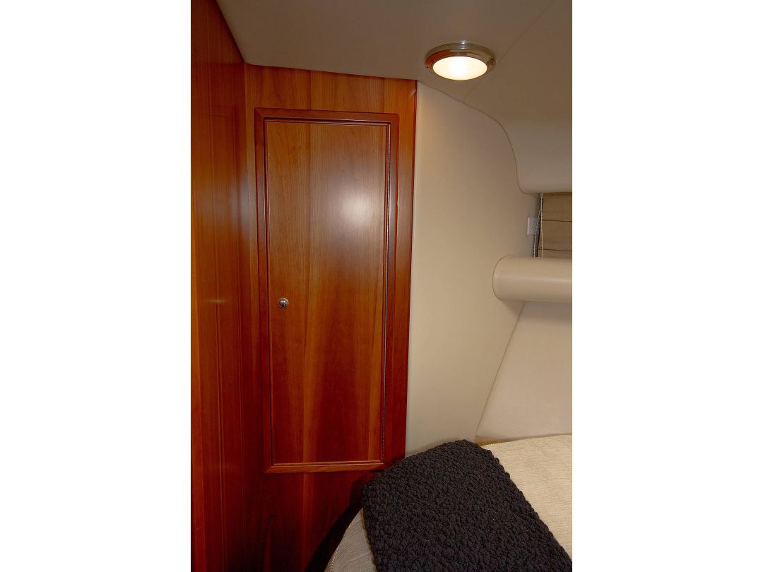 Wellcraft Riviera Sport Cruiser image 11