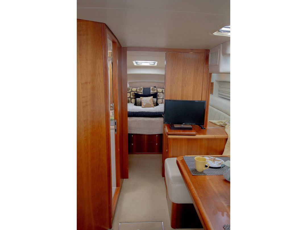 Wellcraft Riviera Sport Cruiser image 15