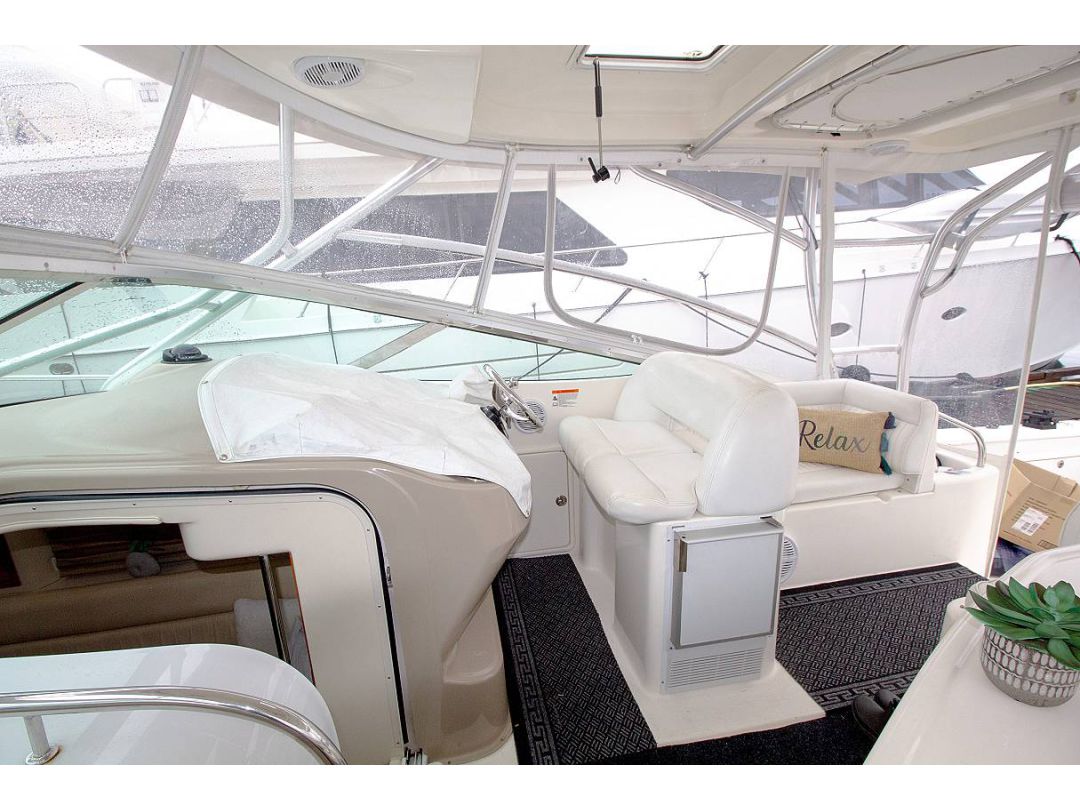 Wellcraft Riviera Sport Cruiser image 28