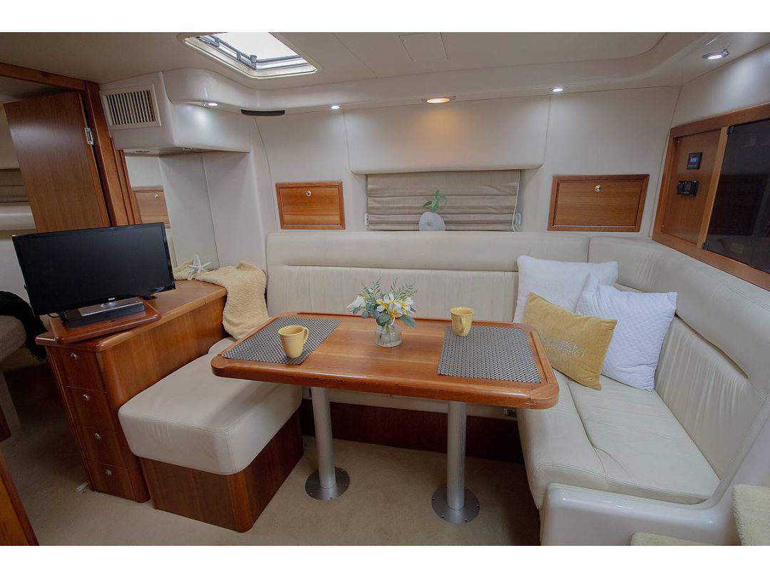 Wellcraft Riviera Sport Cruiser image 45