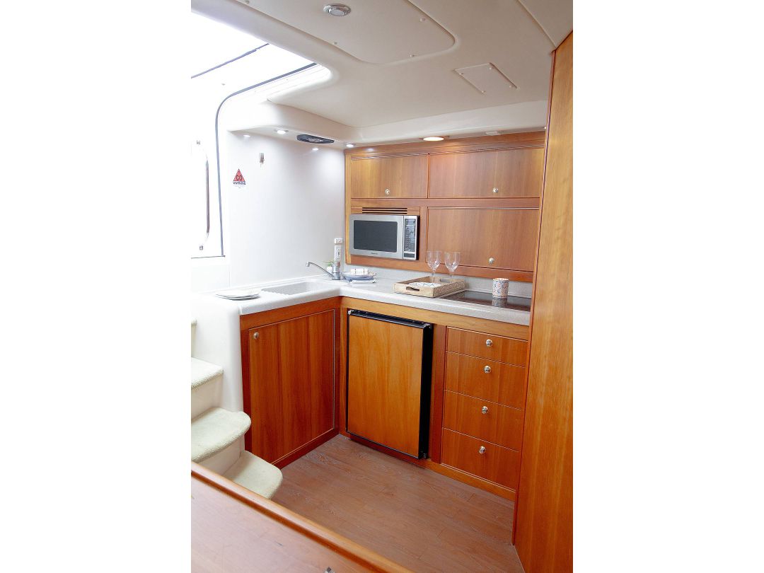 Wellcraft Riviera Sport Cruiser image 57