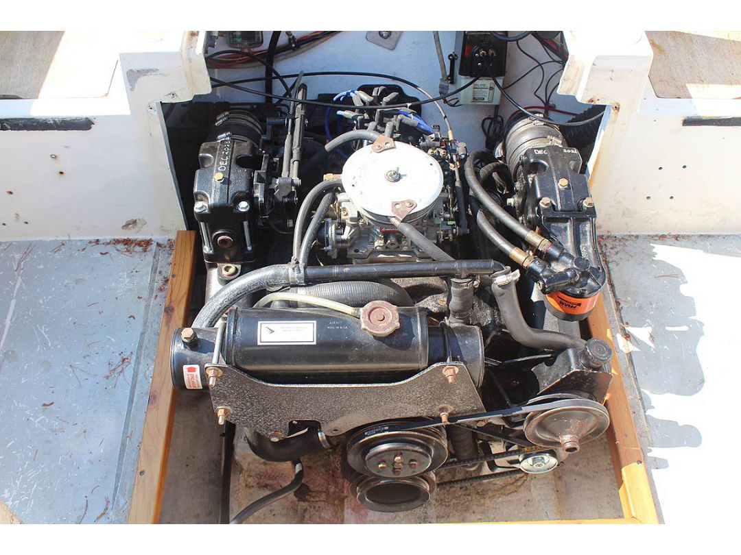 Aluminum Grady White Seafarer 22 image 26