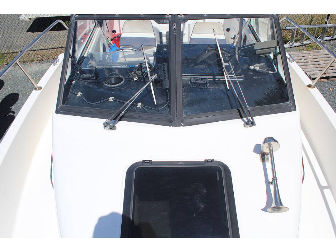 Fiberglass Bayliner Trophy image 5