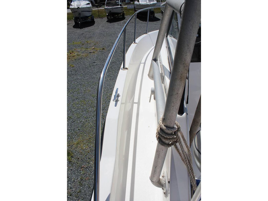 Fiberglass Bayliner Trophy image 8