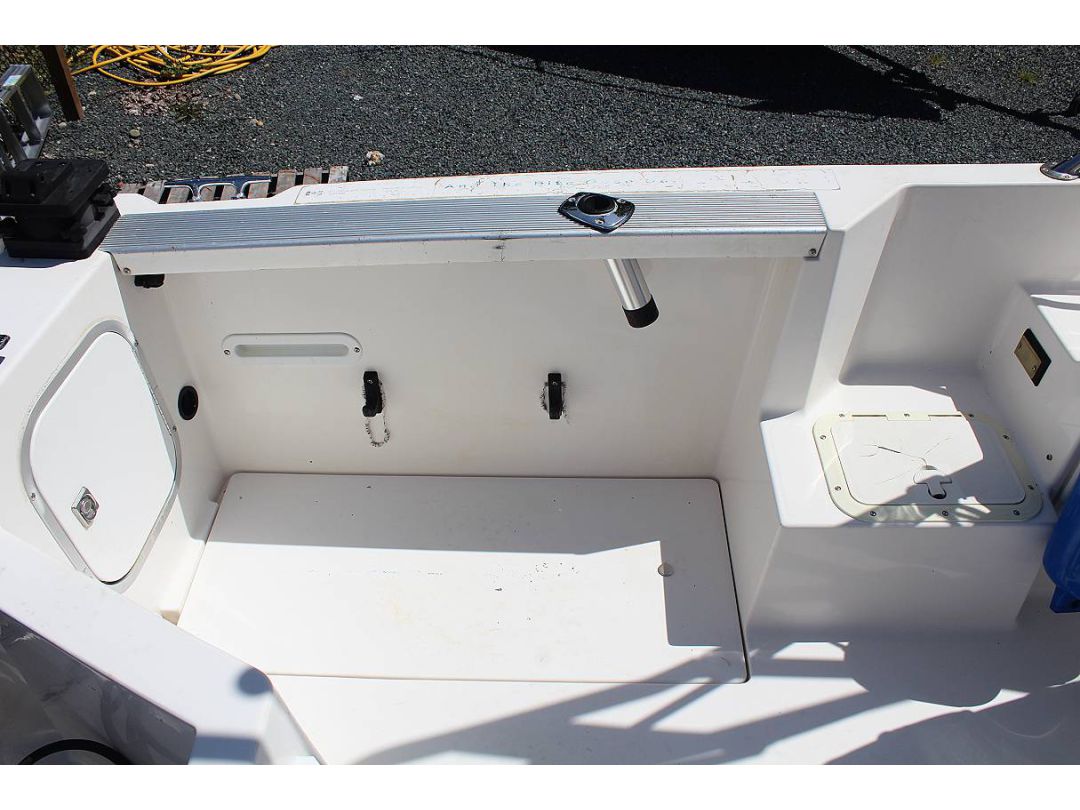 Fiberglass Bayliner Trophy image 20