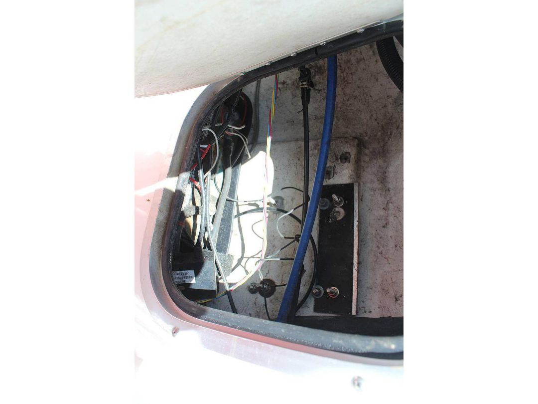 Fiberglass Bayliner Trophy image 22