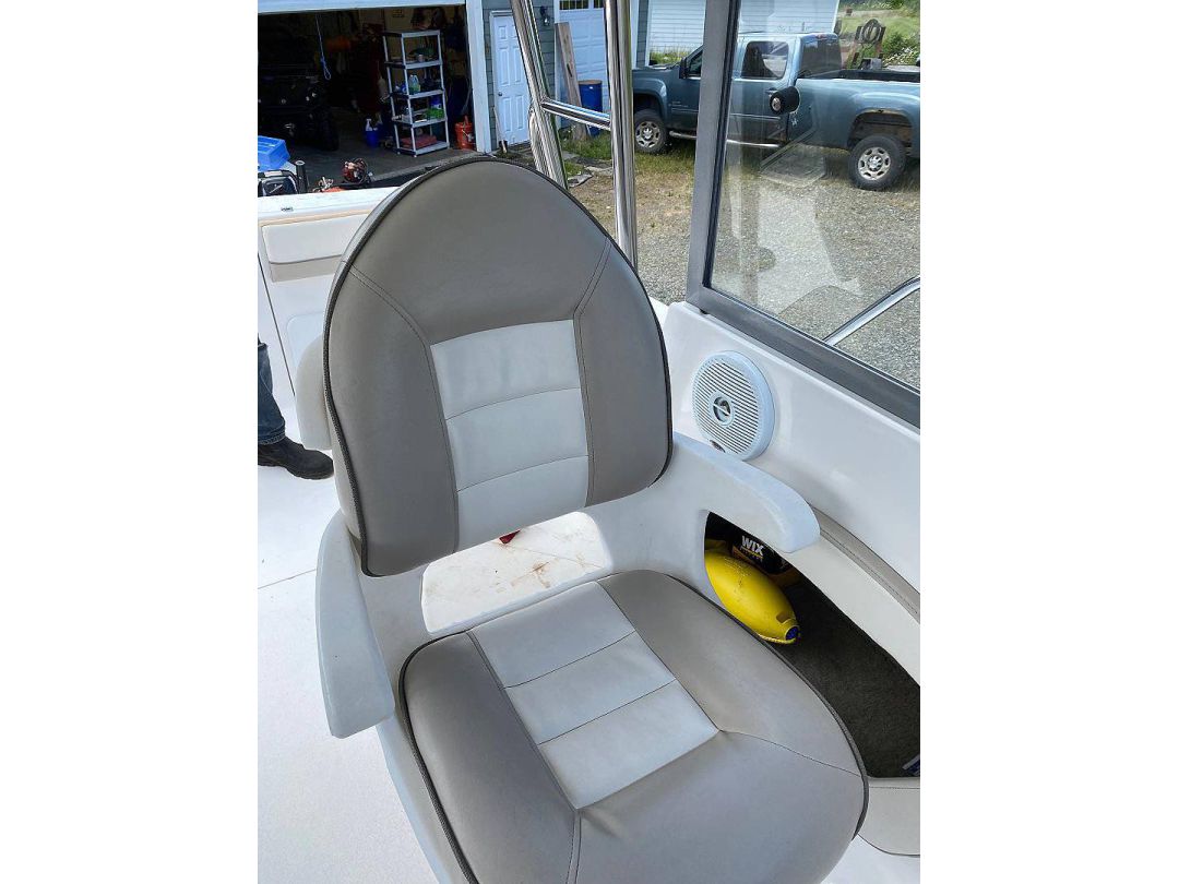 Fiberglass Campion 682 image 9