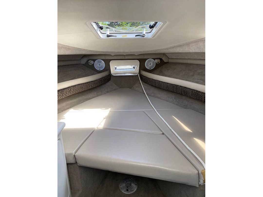 Fiberglass Campion 682 image 12