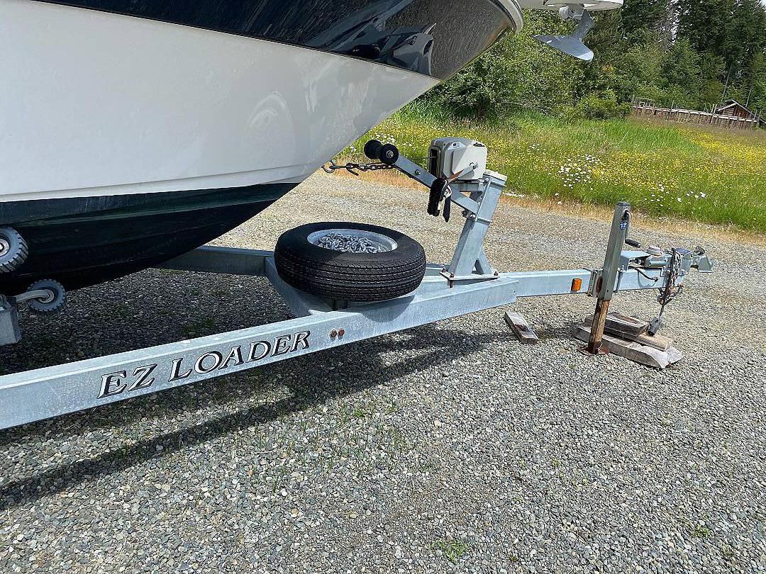 Fiberglass Campion 682 image 15
