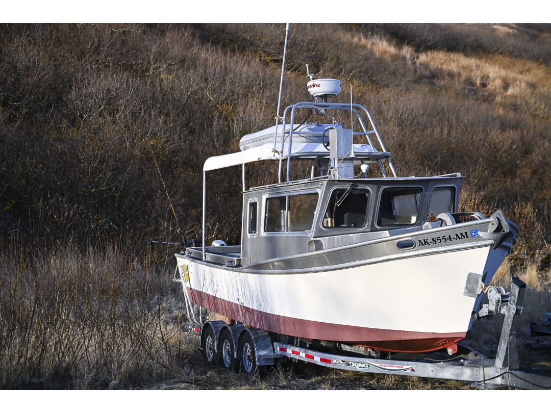 Fiberglass Aluminum Cabin Cruiser image 2