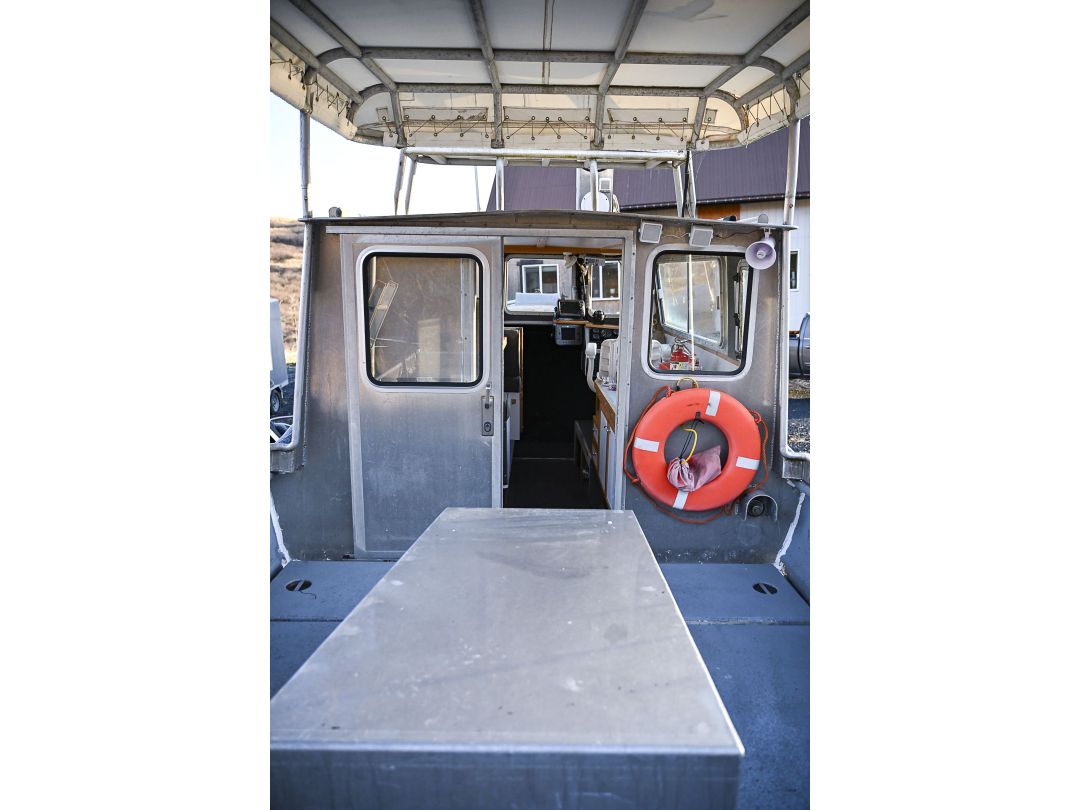 Fiberglass Aluminum Cabin Cruiser image 11