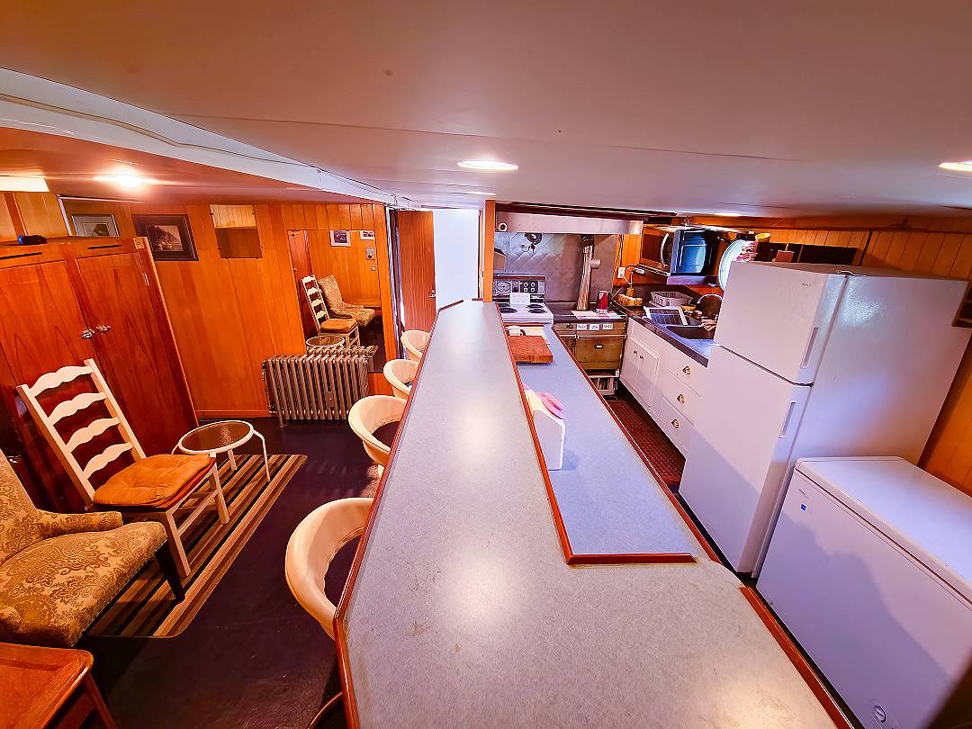 Floating Accommodation image 15