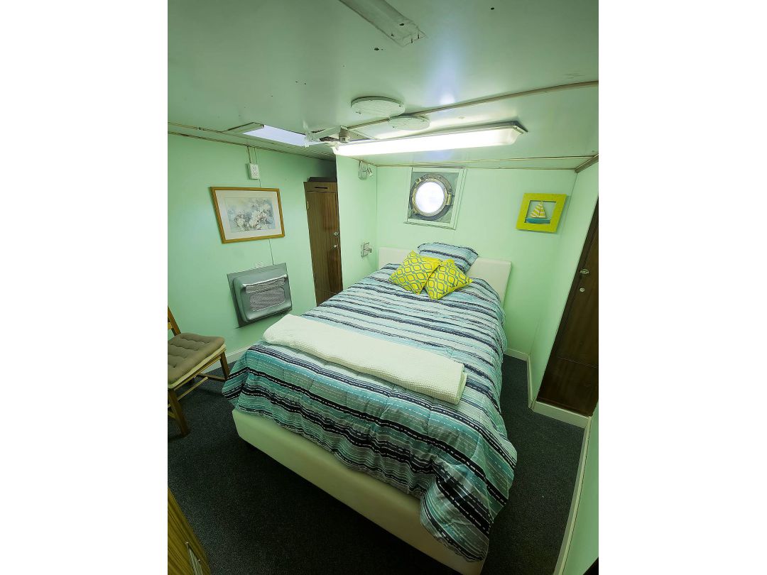 Floating Accommodation image 25