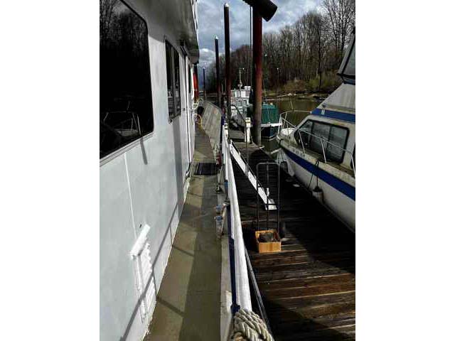 Pleasure Trawler Yacht image 11
