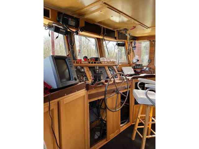 Pleasure Trawler Yacht image 21