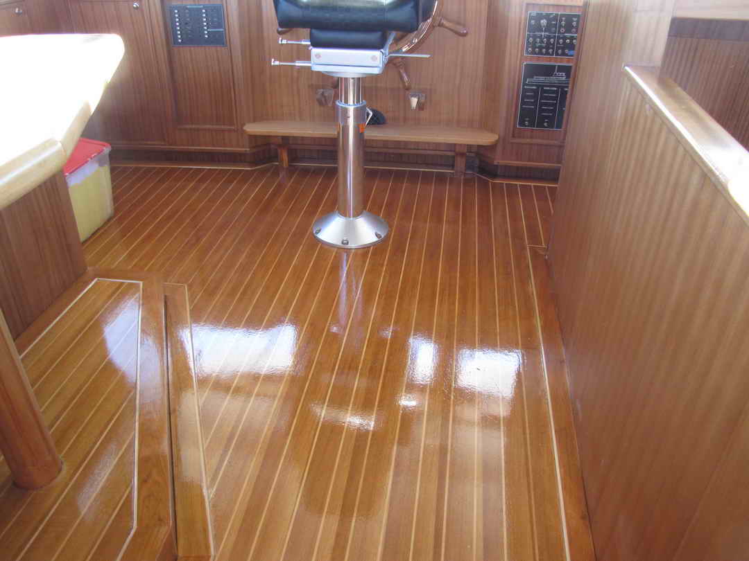 Motor Yacht image 26