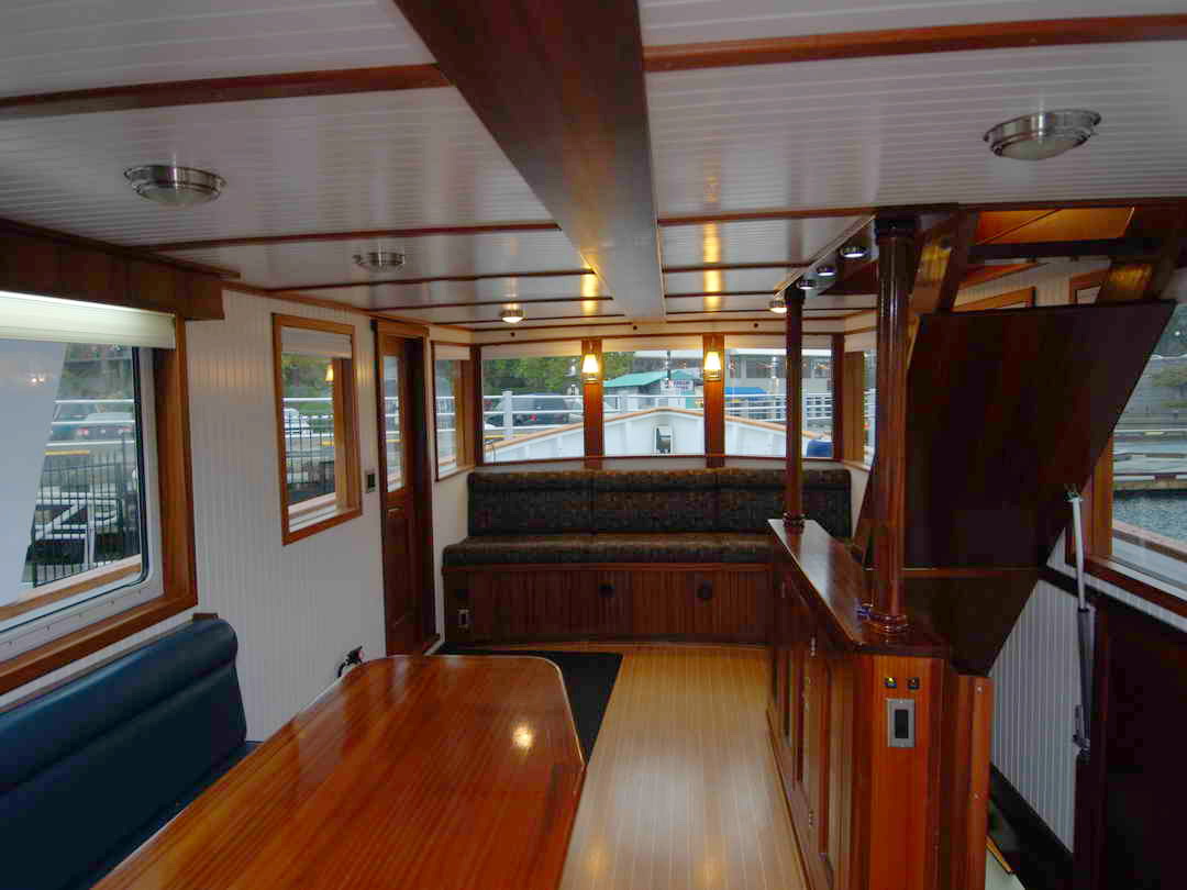 Motor Yacht image 36