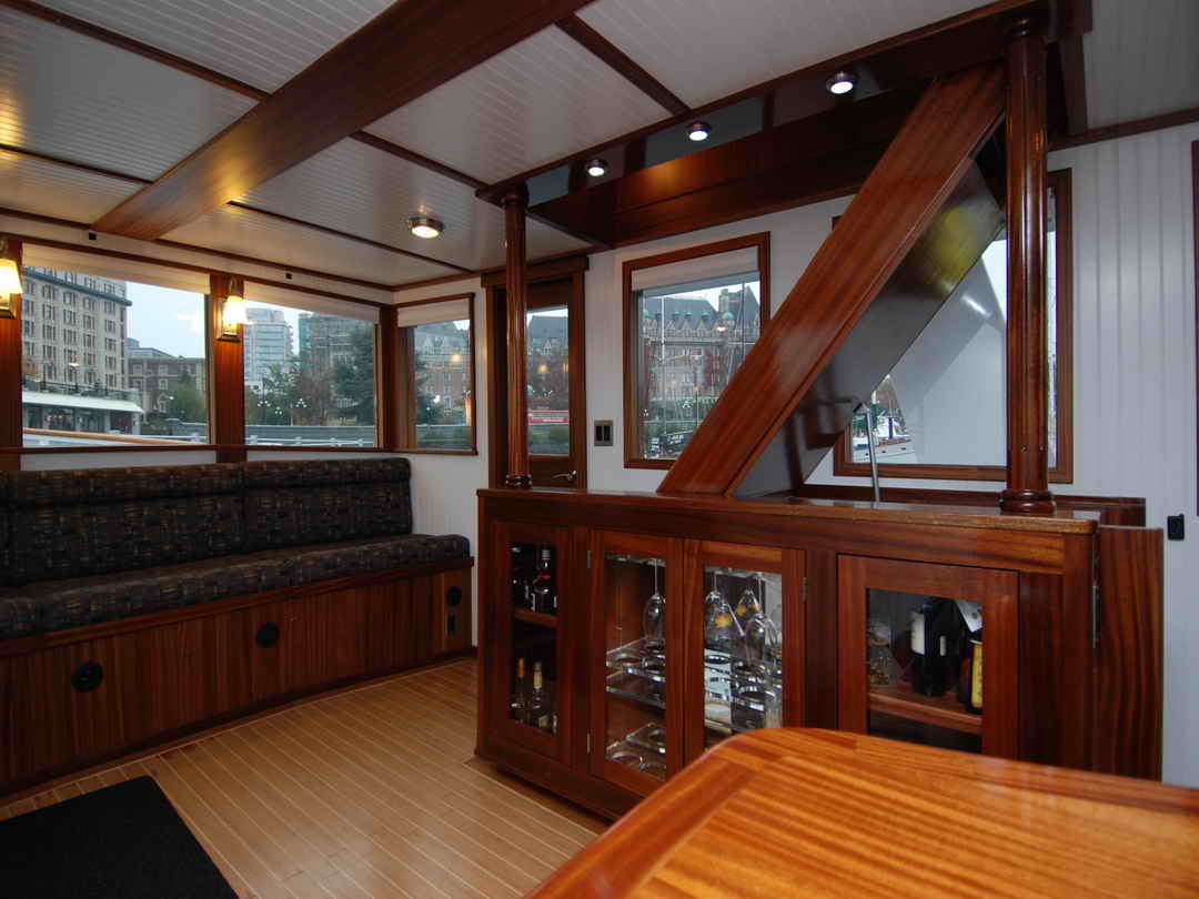 Motor Yacht image 37