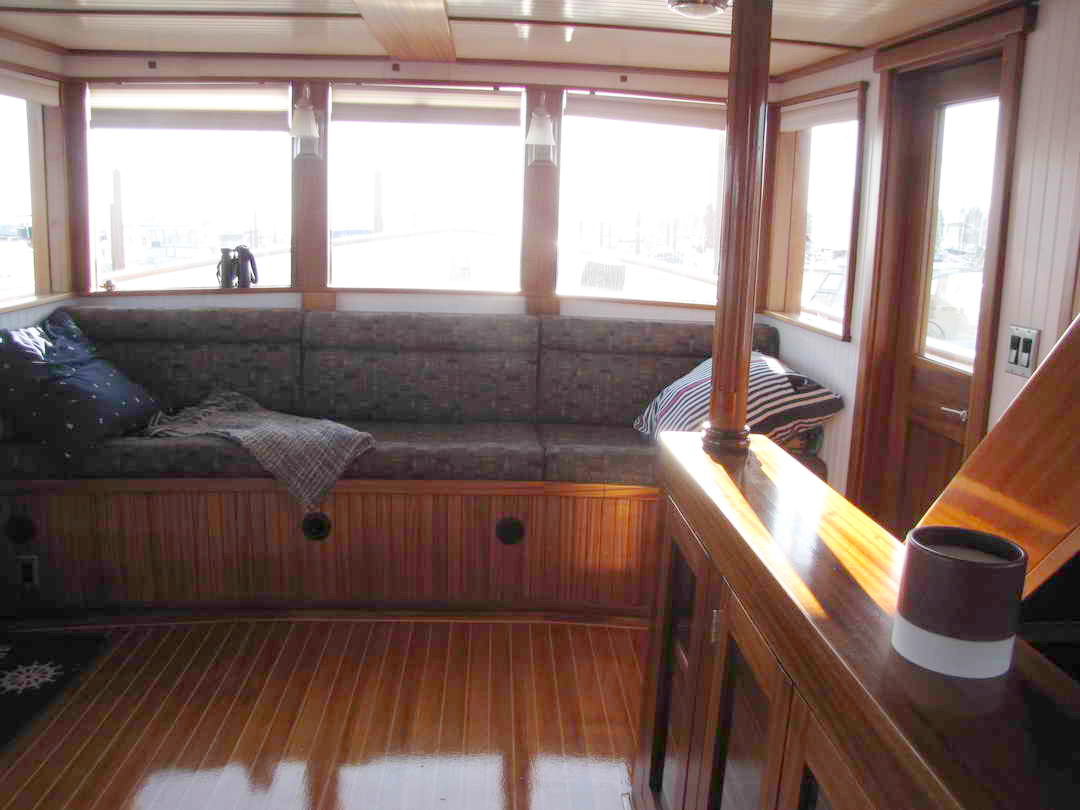 Motor Yacht image 38