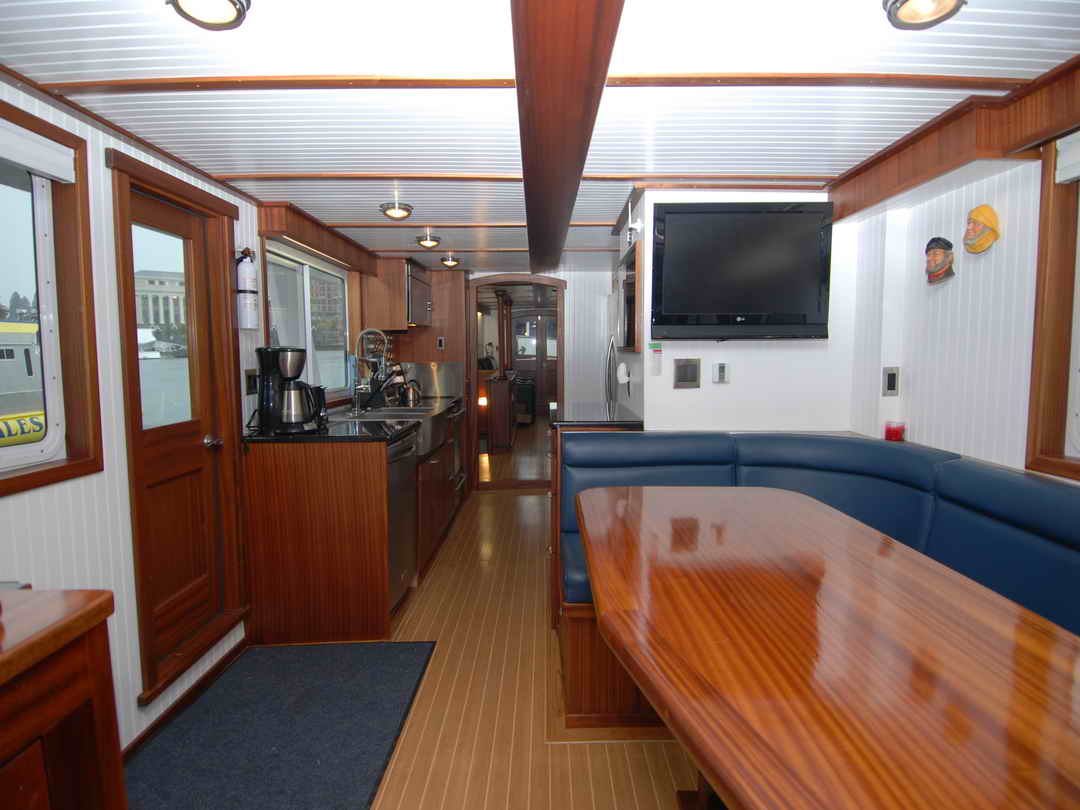 Motor Yacht image 41