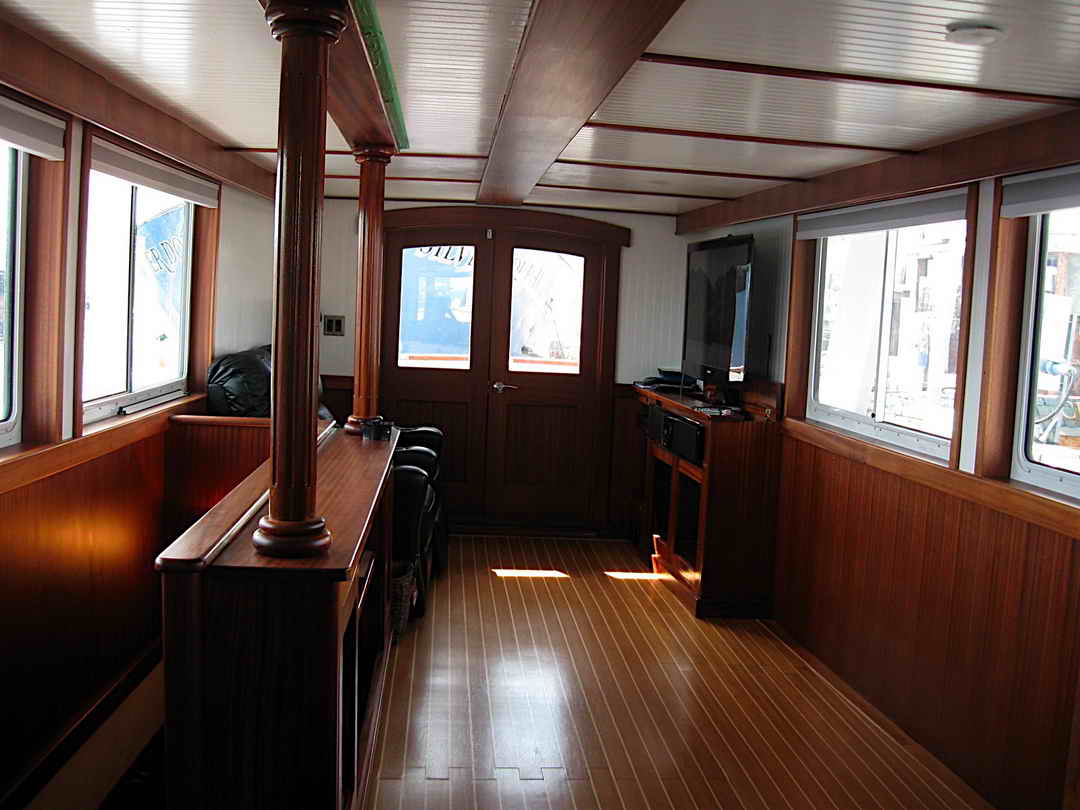 Motor Yacht image 48