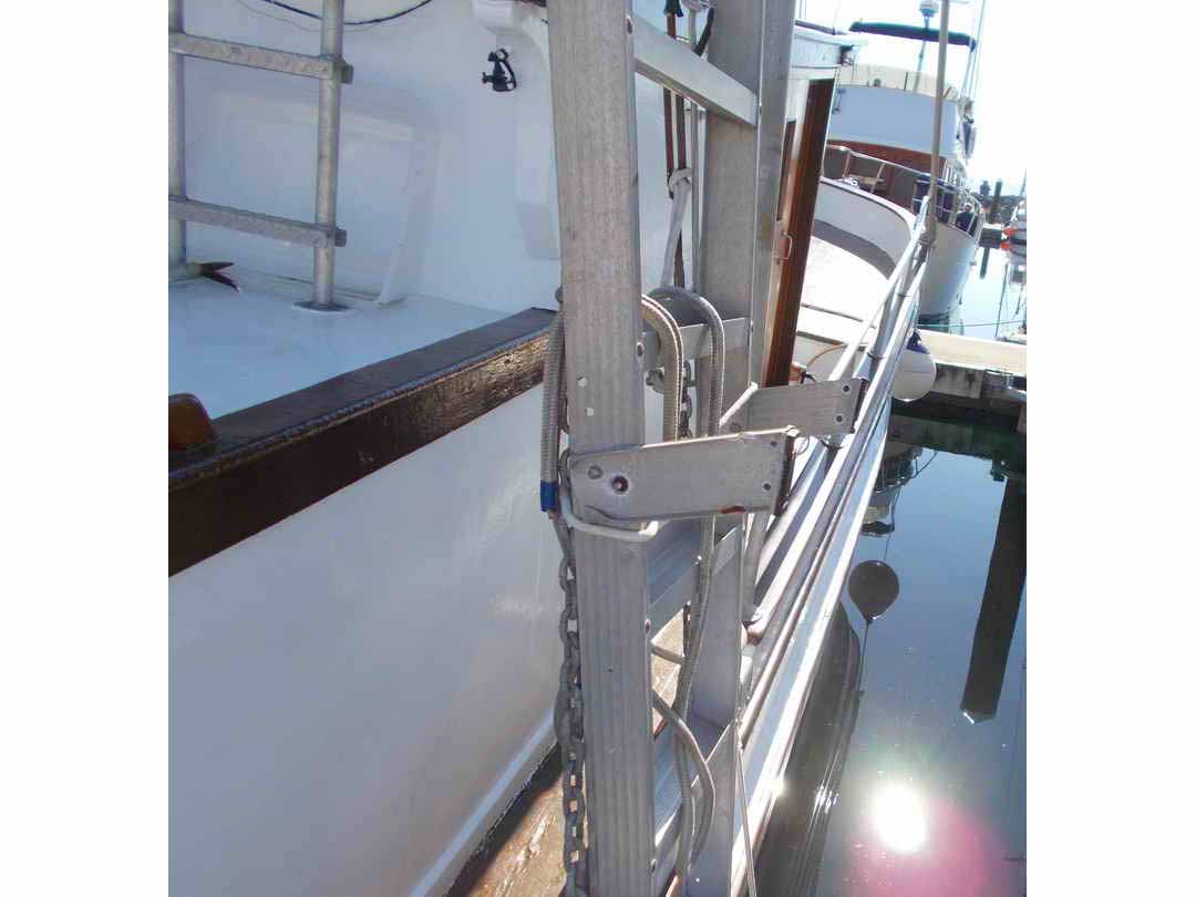 Nakade Cruiser Trawler Live Aboard image 26
