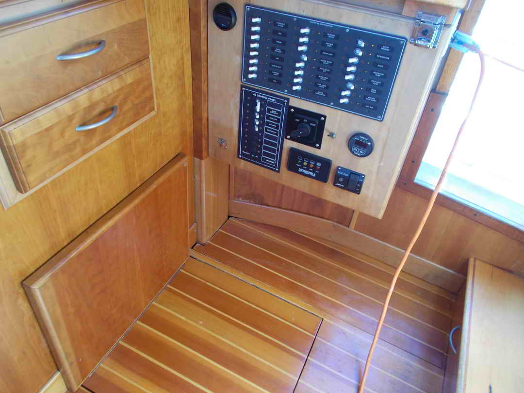 Nakade Cruiser Trawler Live Aboard image 36
