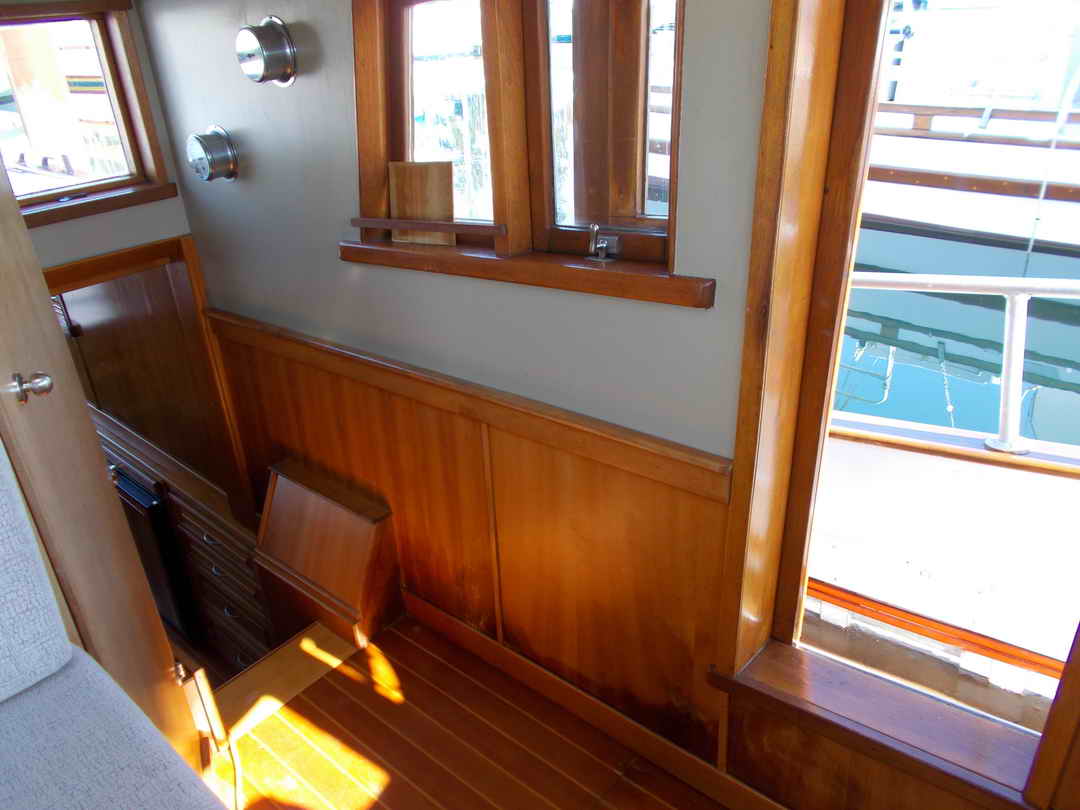 Nakade Cruiser Trawler Live Aboard image 40
