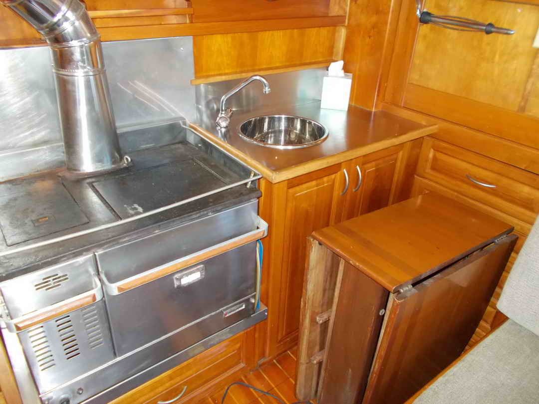 Nakade Cruiser Trawler Live Aboard image 44