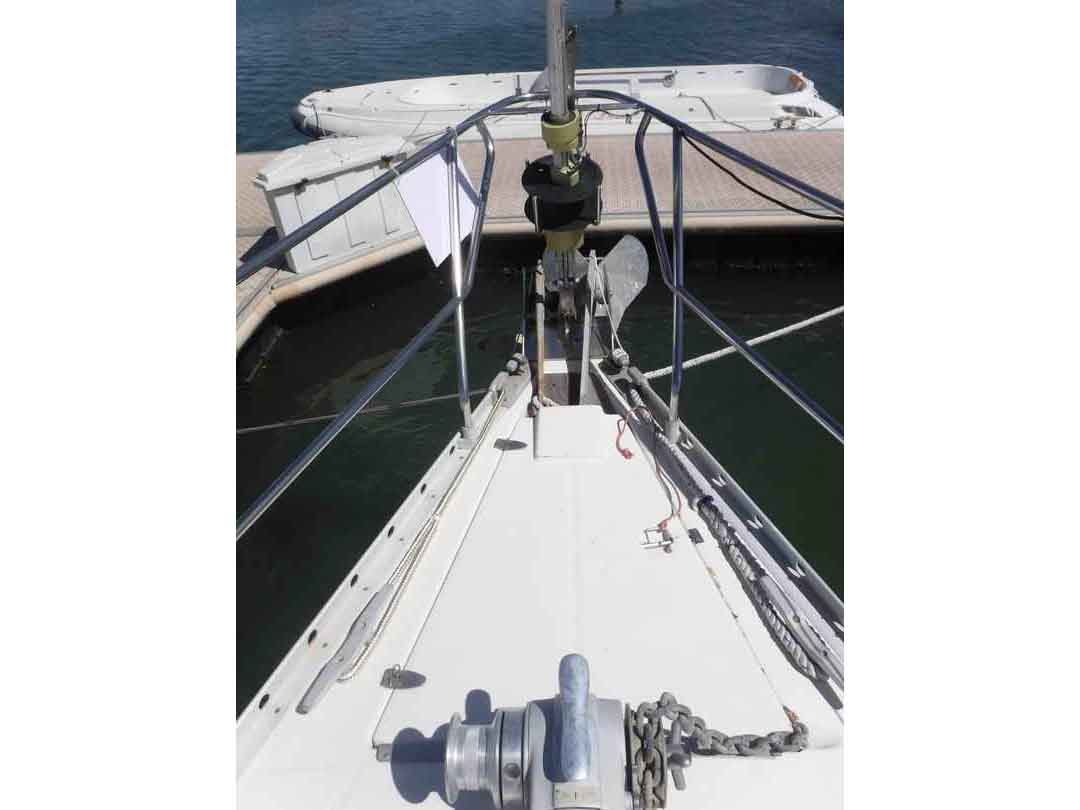 Beneteau Oceanis Sloop Sailboat image 4