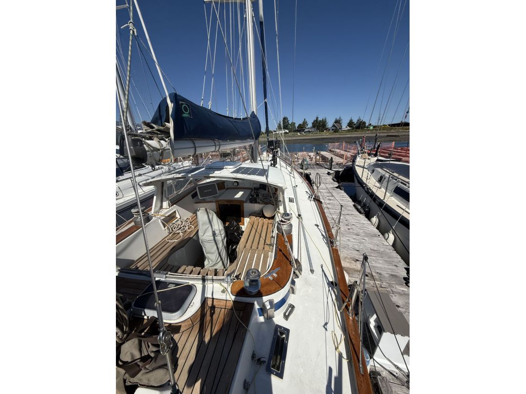 Fiberglass Bluewater Sailboat image 13