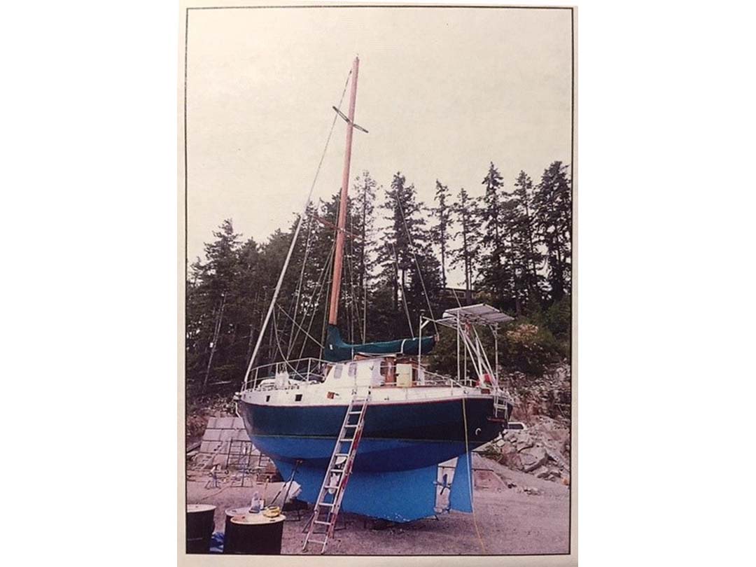 Roberts 36 Pilothouse image 2