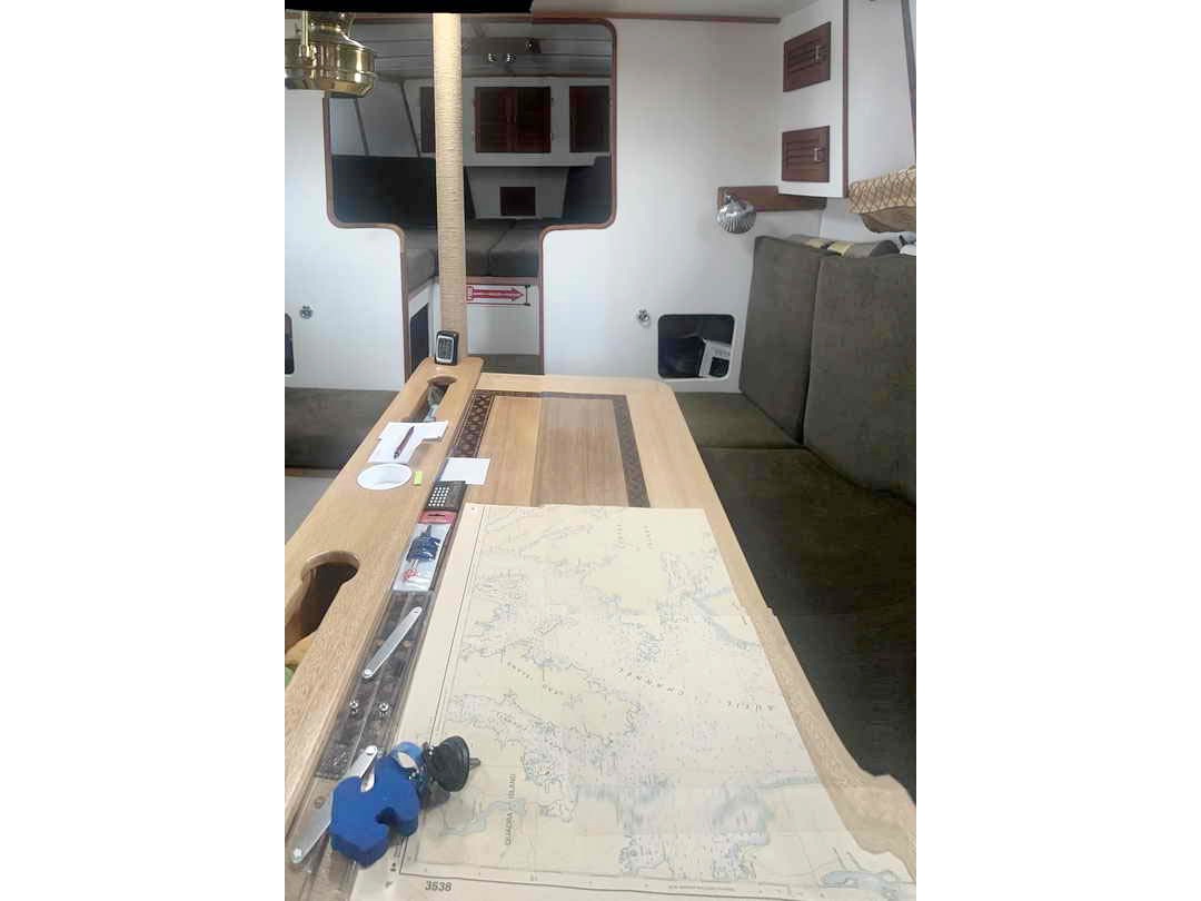 Roberts 36 Pilothouse image 9