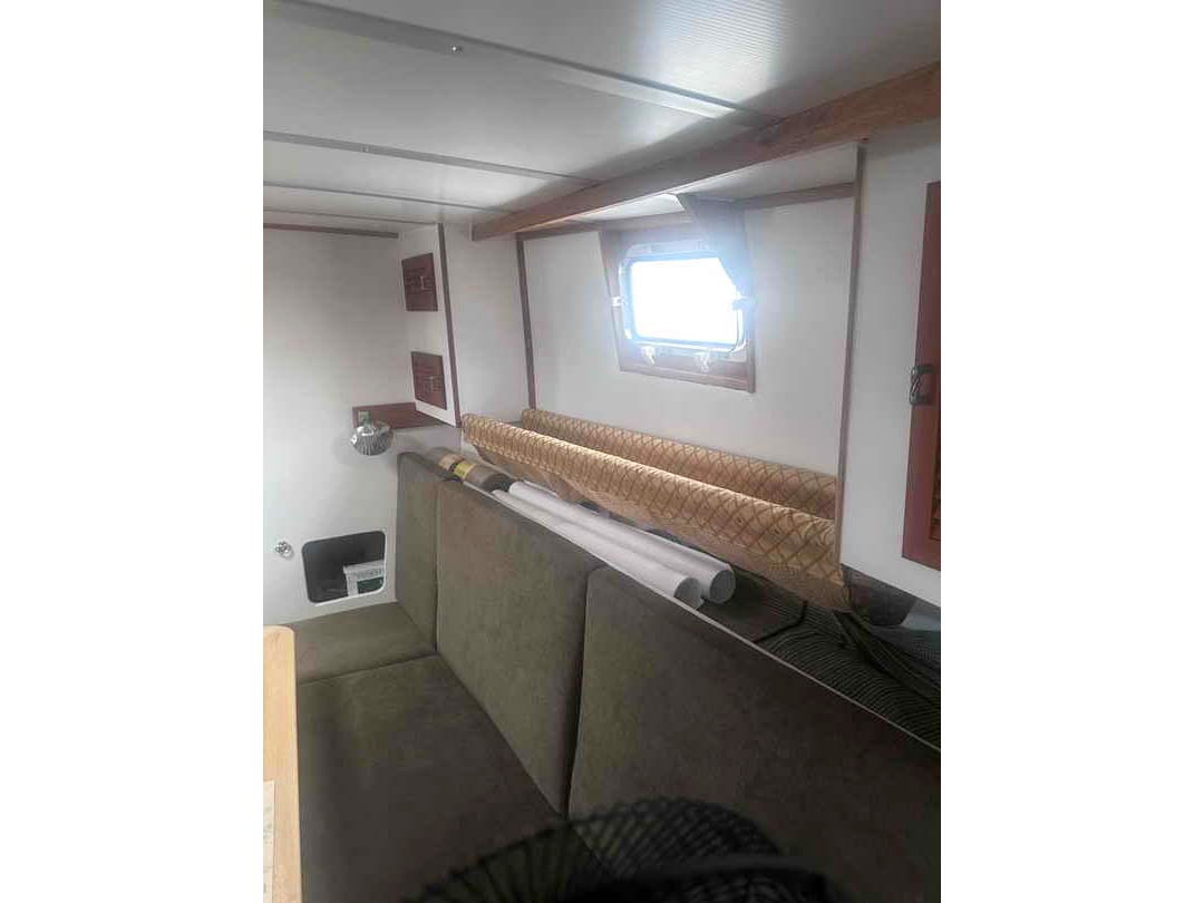 Roberts 36 Pilothouse image 12