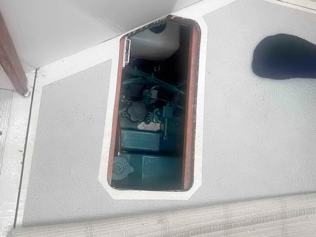 Roberts 36 Pilothouse image 39