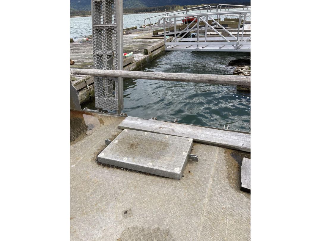 Raider Aluminum Barge image 4