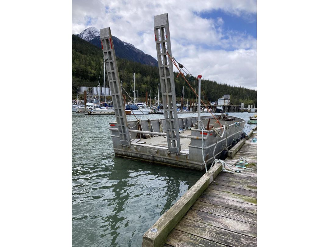 Raider Aluminum Barge image 6
